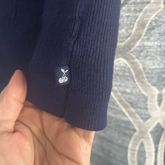 Short Sleeve Twist-Back Knit Top in Navy - Picture 3 of 8